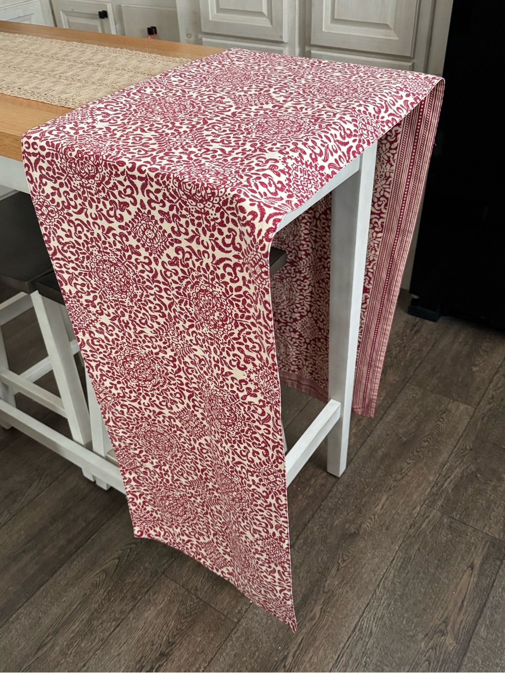 LNWOT Pier 1 Red and Cream Reversible Table Runner